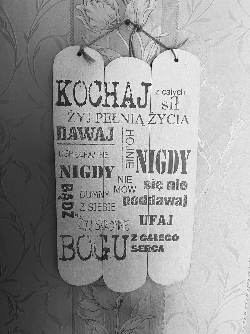 Fotografia z archiwalnego wpisu: Tabliczka wisi od kilku dni.